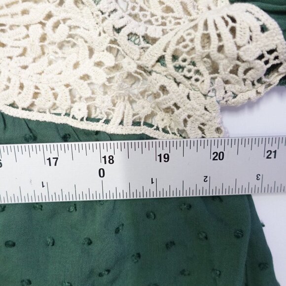 Umgee Blouse Top Women's Size Medium Green Swiss Dot Floral Crochet Yoke Lace - Picture 4 of 6